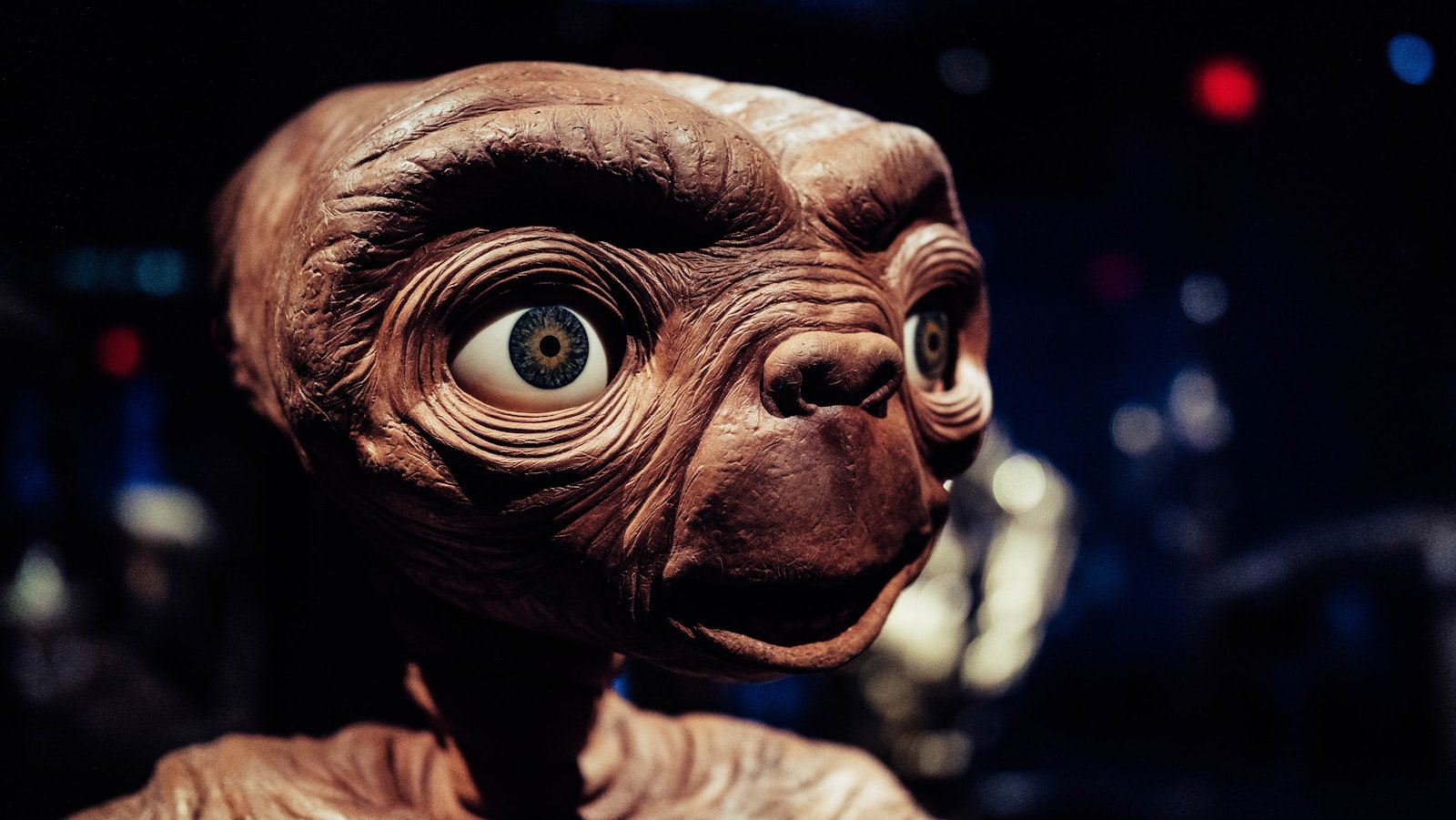 Alien Encounters: Evolving Depictions of Extraterrestrial Life in Sci-Fi Cinema